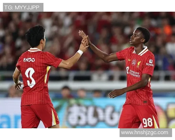 与足球巨星同场竞技：一天成为他们的队友感受超凡球场魅力